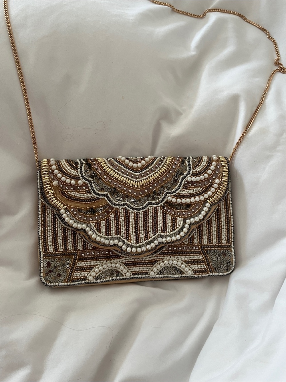 Lulus Beaded Pearl-Accented Evening Clutch in Gold and Brown flaw